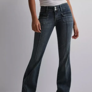 bootcut - helt nya oanvända bootcut jeans från nelly, originalpris är 699kr men väntade för länge för att kunna lämna tillbaka. storlek 38!