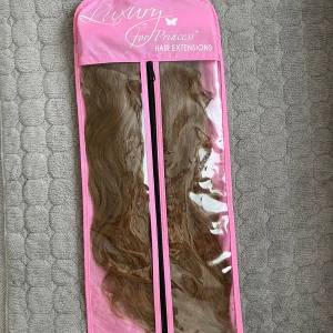 Luxuryforhairprincess hårförlängning  - Används 3 ggr , Luxuryforhairprincess hårförlängning 320g Light Brown #8 . Köpte för 369€  