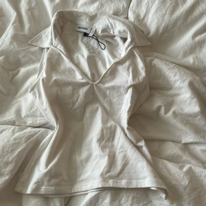 Weekday tröja - Säljer denna jättefina, oanvända weekday tröjan för endast 99kr🩷 inga defekter !!