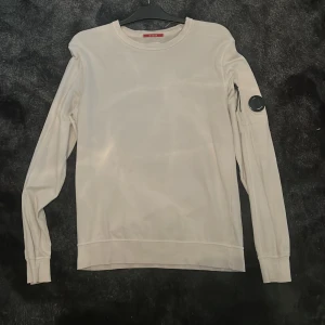 CP Company sweatshirt  - Storlek M, bra condition, inte använd jättemycket