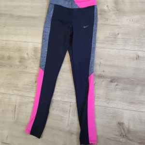 Vanliga träningsbyxor  - Inga fläckar eller nått behöver bara pengar!