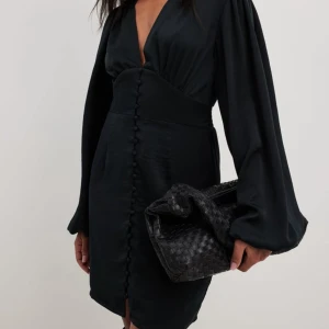 Nakd klänning  - Aldrig använd! Nypris 699. (Sitter som en 36/38)