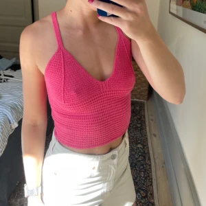 Söt rosa frottétopp  - Söt top i frottéliknande material. Knappt använd.   Kan mötas i Stockholm eller skicka.