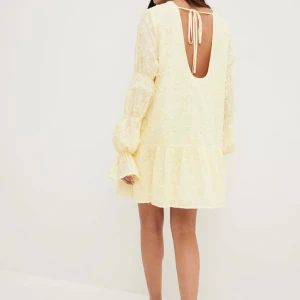 Sommar klänning  - Super söt klänning endast använd 1 gång 🌸 skriv för egna bilder 