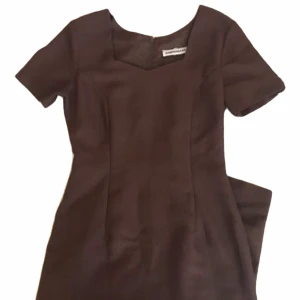 Vintage klänning  - Säljer denna jätte fina vintage klänning! Den är ganska lång, men om ni vill ha mått får ni skriva till mig! 🍓🌷