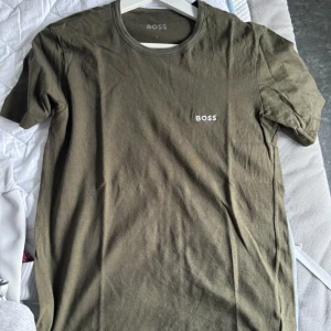 Boss T-shirt  - En boss T-shirt som aldrig använts