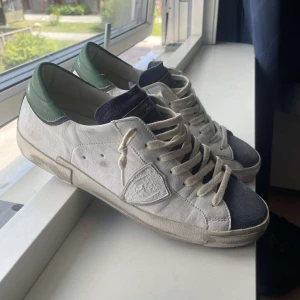 Philippe Model prsx  - Säljer nu ett par Philippe Models. Kan självklart lösa fler bilder så tveka på att höra av dig vid frågor eller funderingar.  Kan går ner i pris vid snabb smidig affär.