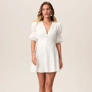 Adoore klänning - Säljer min fina Adoore klänning i strl 38, endast använd 1 gång 💕