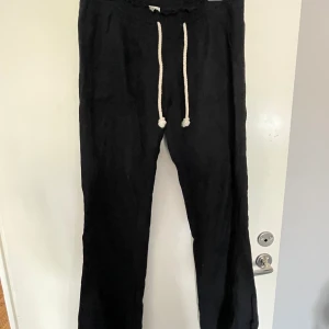 Roxy linnebyxor - Säljer dessa då dom inte kommer till användning och är för korta på mig. Supersnygga till sommaren!☀️