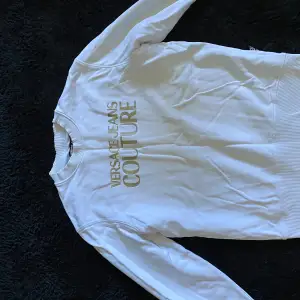 En superfin vit Versace tröja utan skador äkta 