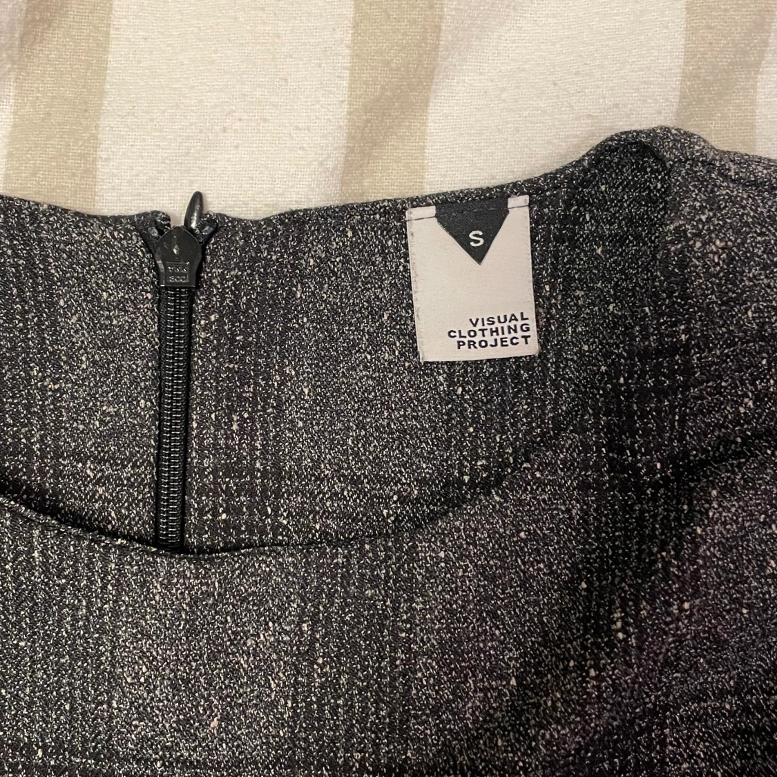 Grå-rutig blus - 93