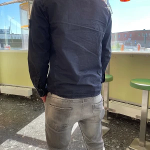 Stone island overshirt - Tjena, denna snygga stone jackan är nu på försäljning! Just denna modell säljs inte längre. Hör av er vid intresse😁