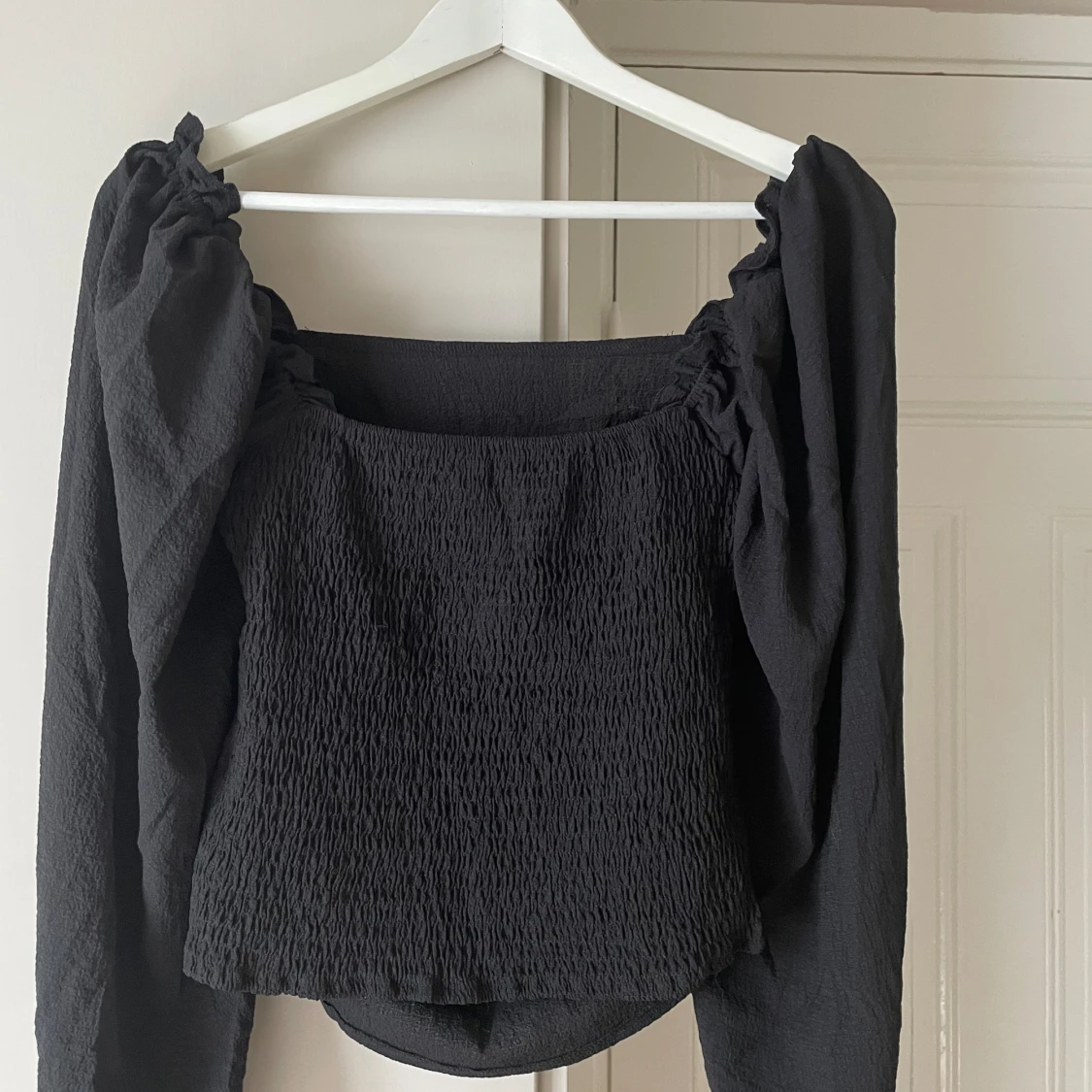 Tröja med puffärmar 