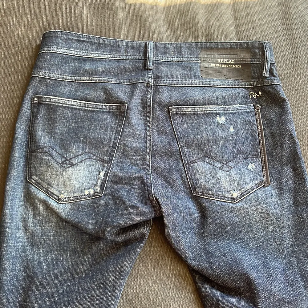 Nypris 3300 inte alls slitna jeans dem har inga dekaler först till kvarn nu många intresserade . Jeans & Byxor.