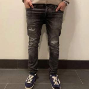 Jack & Jones jeans med slitningar på 29 32