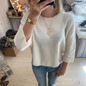 Tröja - SUPER snygg trekvartsärmad tröja!! Tryck gärna köp nu ❣️❣️