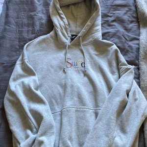 Sweet skateboards Hoodie  - Fin Hoodie från skejtmärket sweet skateboard, Använ men i bra skick. Strl M😊 