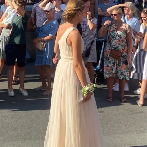 Balklänning  - Säljer denna vackra balklänning. Använd en gång på min bal. Pris 1500kr + frakt.🫶🏽 