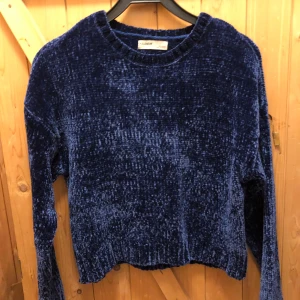 Mysigt stickad tröja  - Super mjuk  Kort modell 