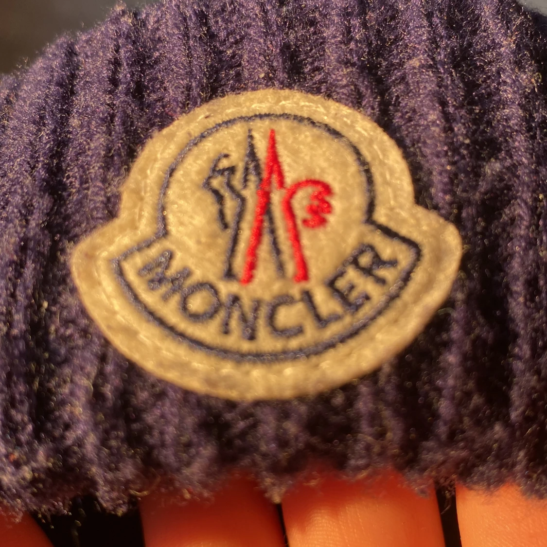 Moncler mössa  - 90