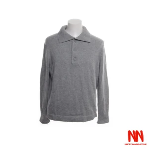 Cos tröja  - Polotröja COS. Storlek: L. Skick: 8/10. För mer info, kontakta oss och kolla gärna in vår sida för fler plagg!