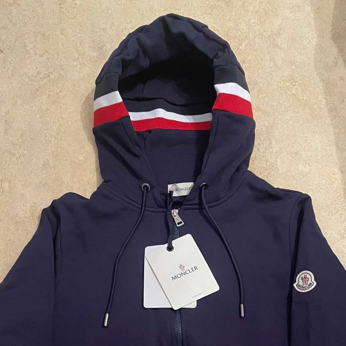 Moncler   - 90