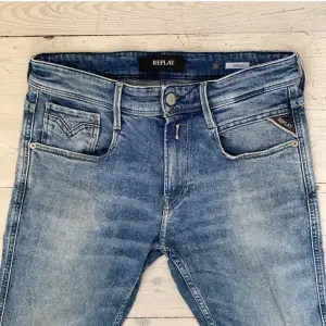 Replay Anbass jeans i perfekt skick 🙌 Storlekslappen är borta men de är 29/32