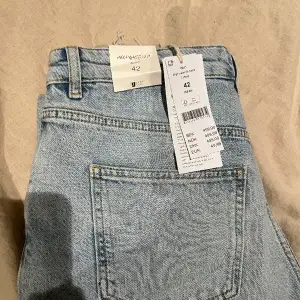 Säljer mina oanvända jeans från Gina!! De är aldrig använda då de ej passar.. 