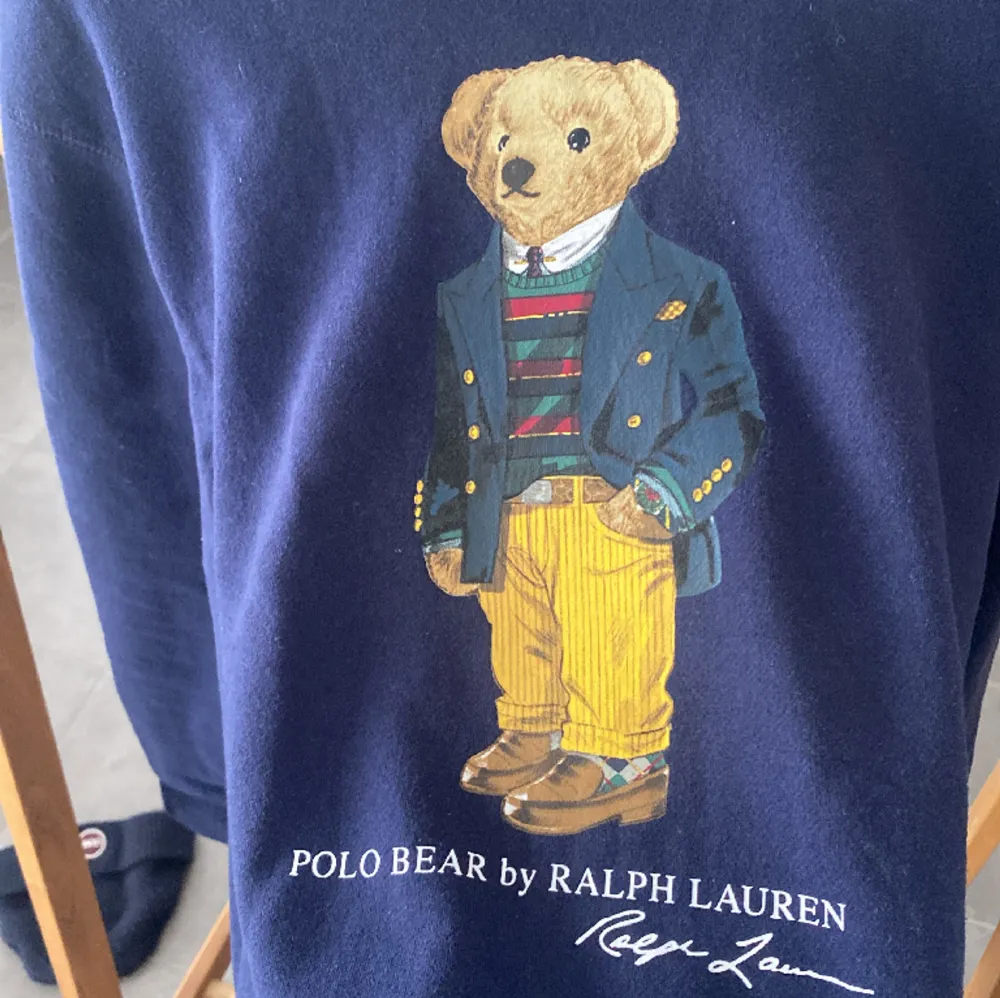Säljer denna tvär feta ralph lauren tröjan i barnstorlek xl (sitter som M). Köpt på zalando säljer nu för endast 599 skick 9,5/10. Tröjor & Koftor.