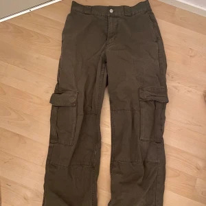 Cargobyxor sweet sktbs - Cargobyxor som knappt kommer till användning längre, men ändå fett fina