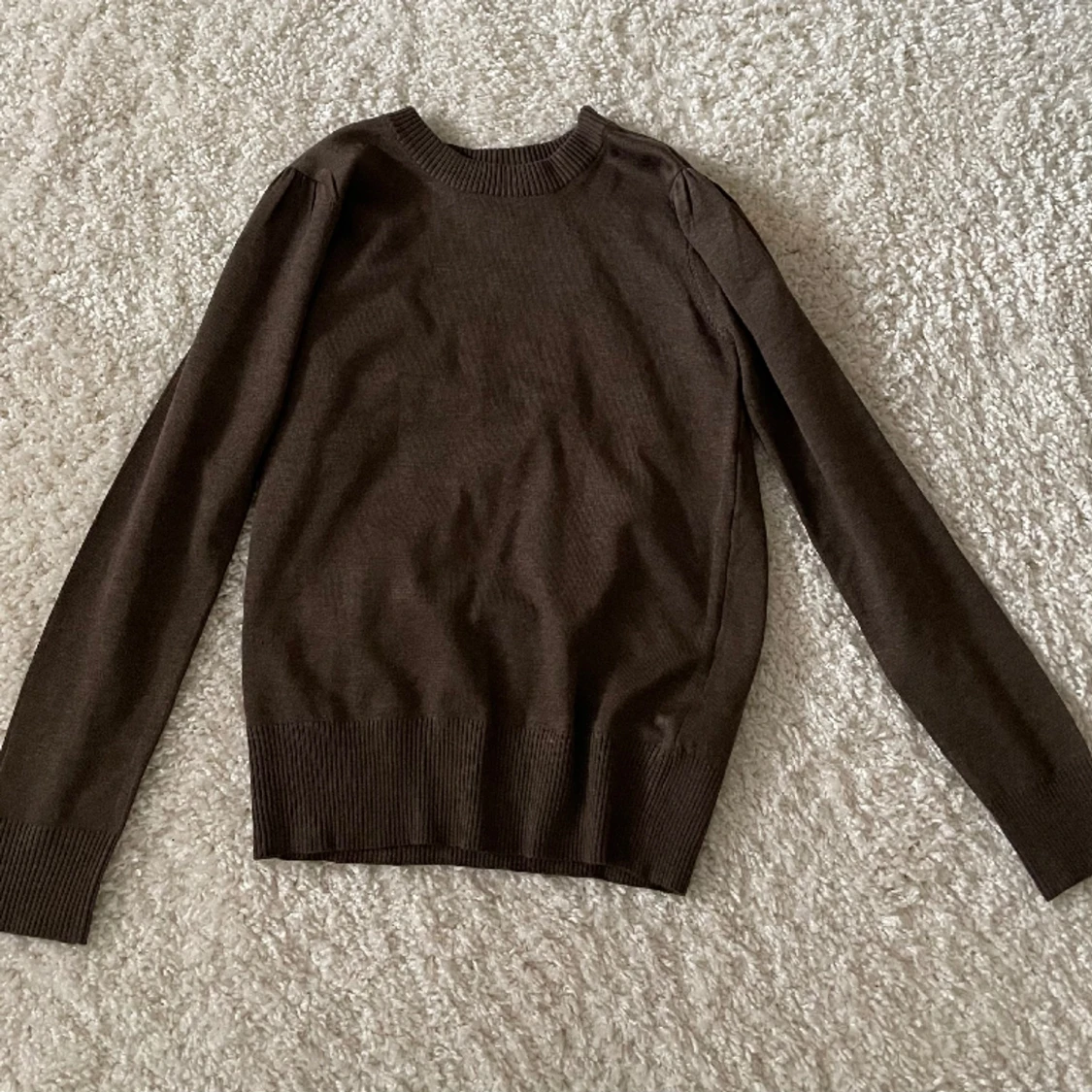 Jättefin brun stickad tröja - 91