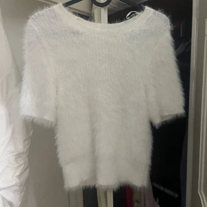 Tröja - Jätte söt tröja från Gina , inte använd bara testad säljer pga att den inte passar❤️