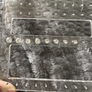 Örhängen - Ett par 5kr eller alla för 10kr. Be mig lägga ut en ensam annons om du önskar ett specifikt par.