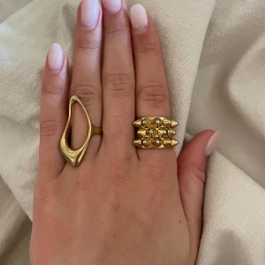 Edblad ring  - Så fin Edblad ring men kommer inte till användning mer. Ringen är i storlek 16.80 och är använd så har tappat färg på vissa ställen💕😊