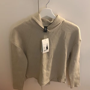 SOC träningskläder sett - Aldrig använt prislappen är kvar storlek 170