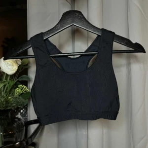 Sport-bh  - Superskön sport-bh från märket Stay In Place.