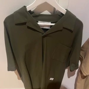 Kortärmad piké  - Snygg kortärmad piké från selected homme, använd 1-2 gånger. Storlek L.