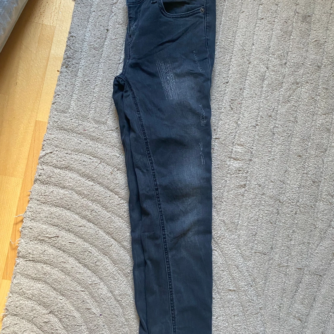 Fornarina jeans strl 28 grå