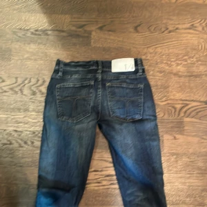 Tiger of sweden jeans - Hej! Säljer nu mina tiger of Sweden jeans då dom blivit för små. Priset går såklart att diskutera vid snabb affär. W28 L32.