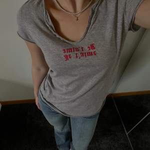 Säljer min fina Zadig t-shirt som tyvärr inte kommer till användning💕hör gärna av dig om du har någon fråga💕