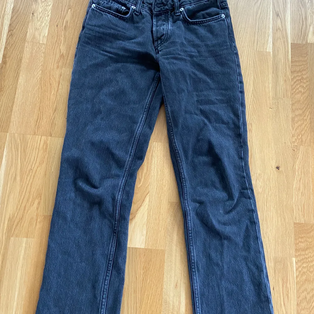 Svarta jeans från lager 157, jag har haft dom i ett halvår. Väldigt bra skick.. Jeans & Byxor.