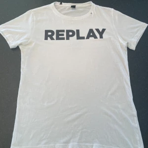 Replay T-shirt  - Replay T-Shirt. Använd men i bra skick. 