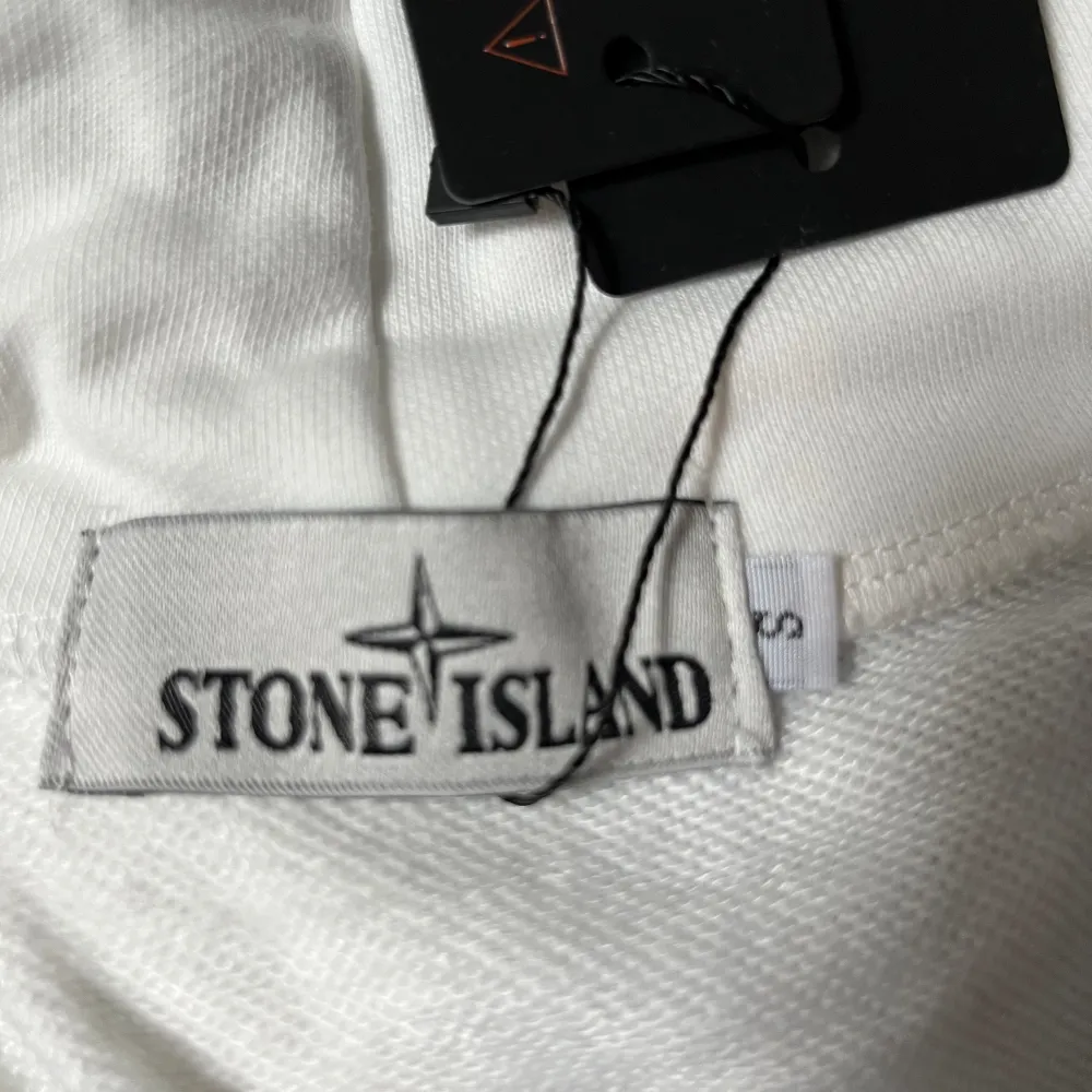 Stone Island tröja Vit Storlek S. Hoodies.