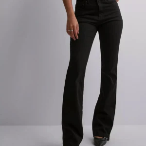 Levi’s bootcut 725 - Levi’s 725 i storlek W25L30 i gott skick! 