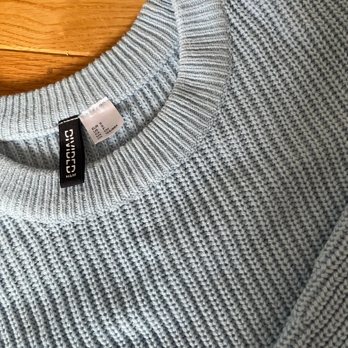 Ljusblå stickad tröja - 90