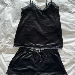 Pyjamas set hunkemöller  - Sammets Pyjamas set från hunkemöller, storlek S.  (Aldrig använt)