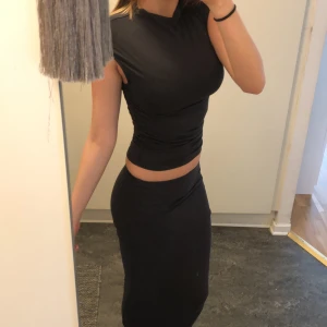 Gina sett - Jättefint Gina sett som kommit till användning upp till 3 gånger Max , kännde inte att detta sett va min stil