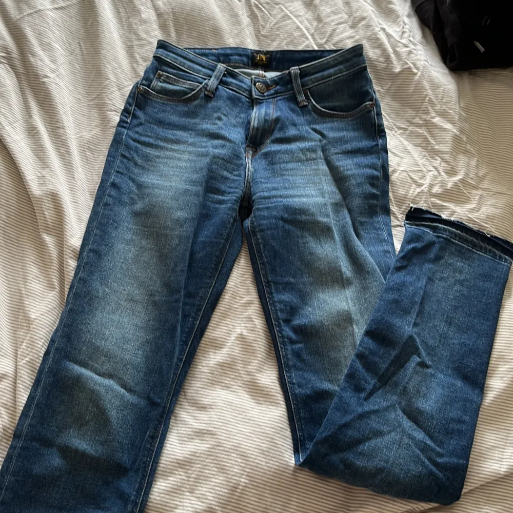 Jeans från lee i fint skick. Storlek w26 L33. Jeans & Byxor.