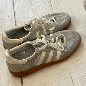 Adidas speczial - Oanvända Aidas spezial 