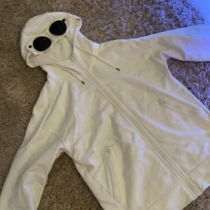 Cp company hoodie  - Väldigt bra skick, tags osv finns